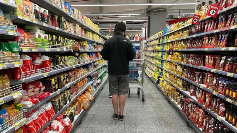 INFLACIÓN A LA BAJA, PERO EL BOLSILLO NO LO SIENTE: LA GRAN DUDA DE LOS ARGENTINOS