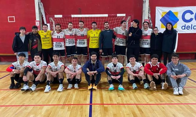 MORÓN SE QUEDÓ CON LA PUNTA EN UN PARTIDAZO DE HANDBALL