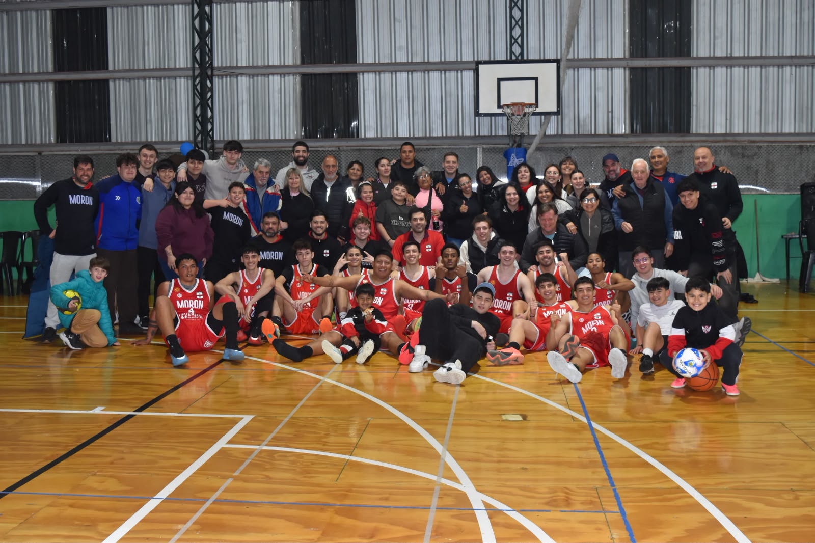 CLUB MORÓN SE IMPUSO CON AUTORIDAD Y SIGUE EN LA PELEA POR EL FEDERAL CLUB MORÓN GANÓ EN HURLINGHAM Y SE MANTIENE EN LA PELEA