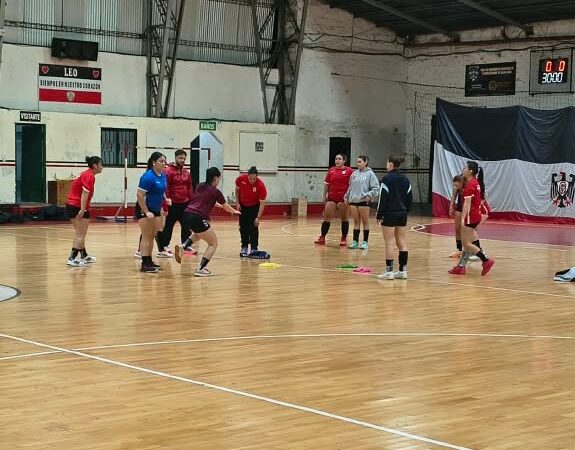 LAS JUNIORS DEL GALLO SIGUEN EN CARRERA POR EL PODIO! ð¤¾‍♀️ð