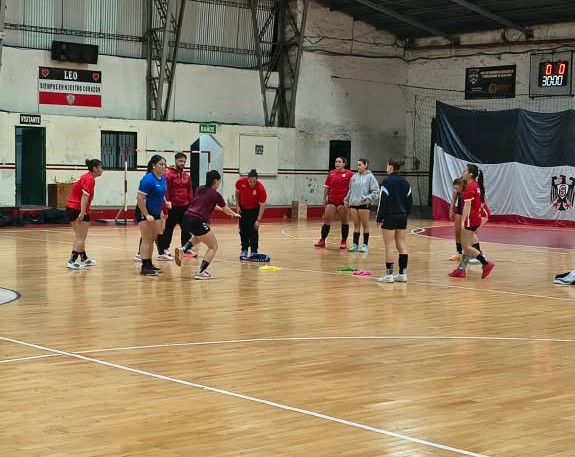 LAS JUNIORS DEL GALLO SIGUEN EN CARRERA POR EL PODIO! ð¤¾‍♀️ð